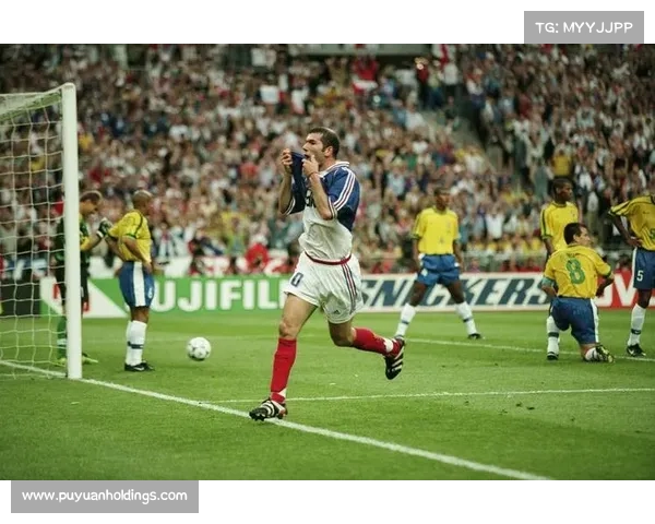 特雷泽盖因点球判罚争议遭开罗国民重罚引发广泛讨论